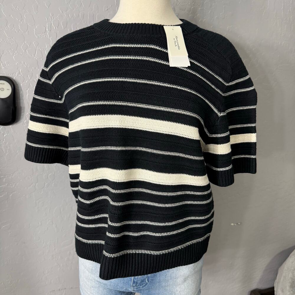 Abercrombie & Fitch Women's Large Striped Pullover Sweater White & Black